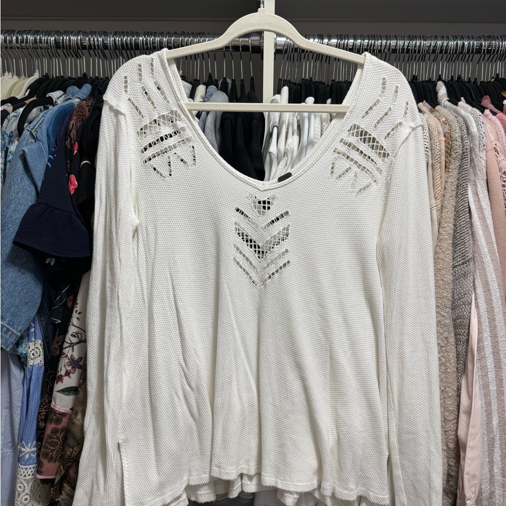 ✨ 2/$40 ✨ We The Free White Long Sleeve Knit Top
